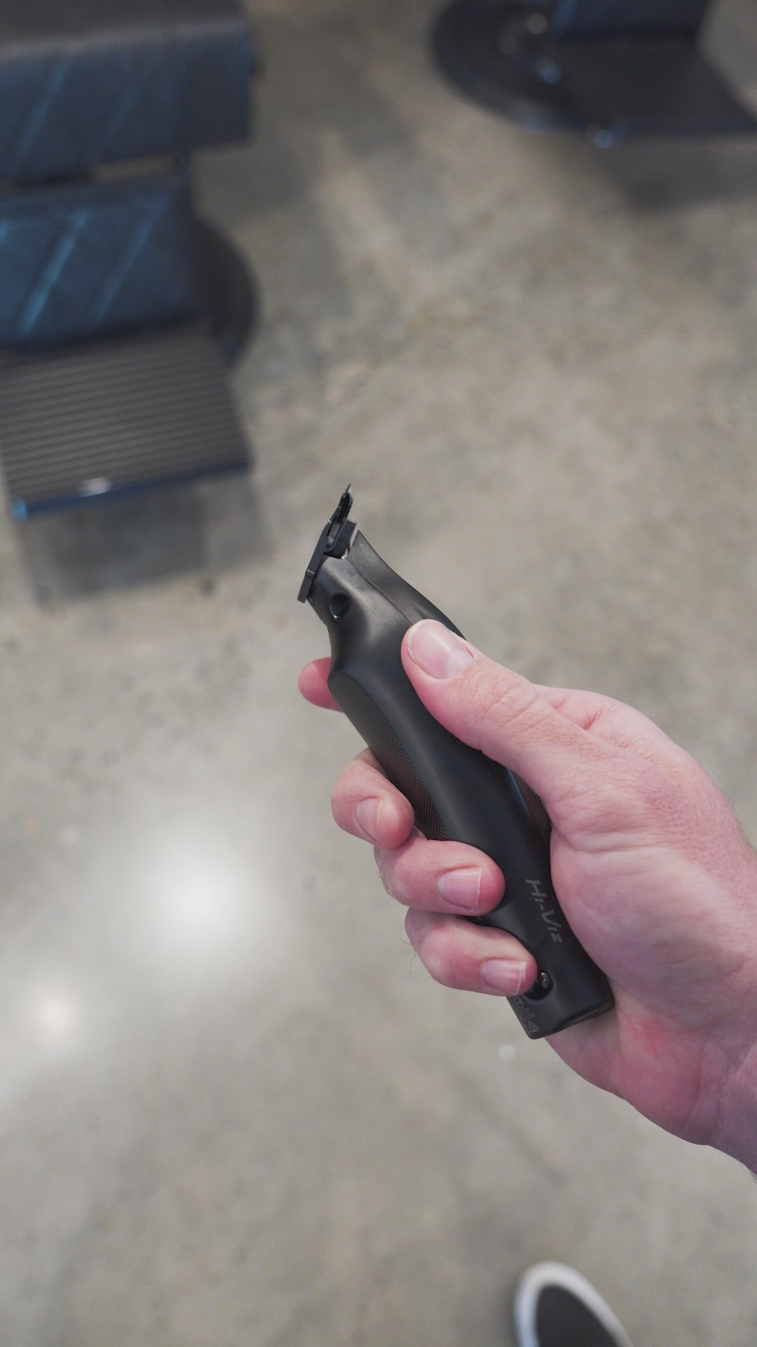 Load video: Wahl Hi-Viz Nightshade