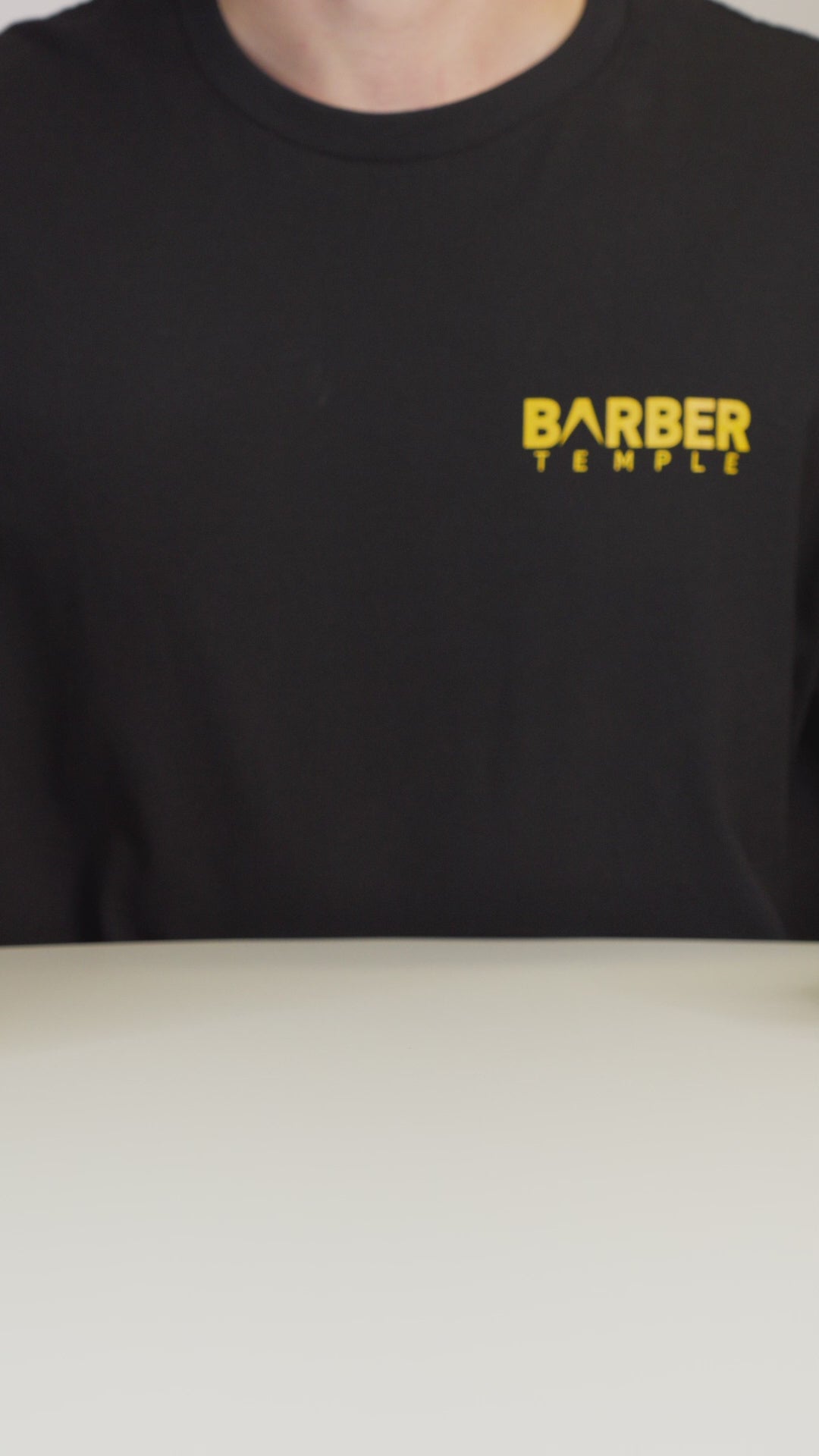 Load video: StyleCraft Saber T-Trimmer - Gold